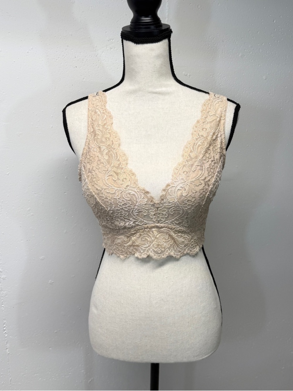 smart & sexy Lace Bralette in Nude size lg